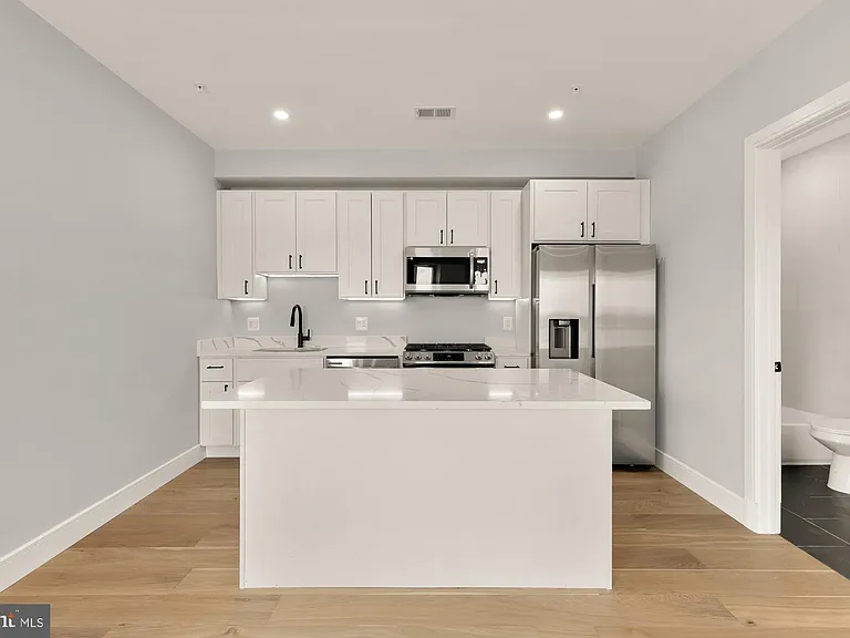 3215 Mount Pleasant St NW #403 — Photo 3