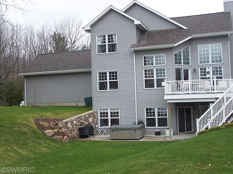 1st image of 8362 Peninsula Dr
