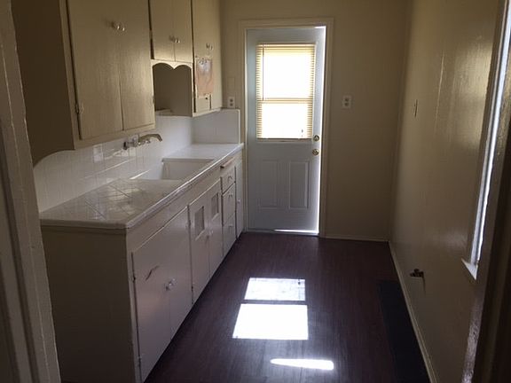 2nd image of 14315 Alburtis Ave