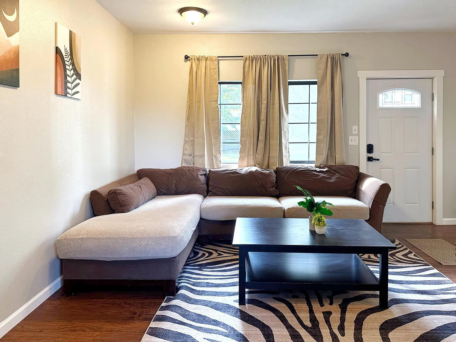 2 bed, 1000 sqft, $2,400 — Photo 2