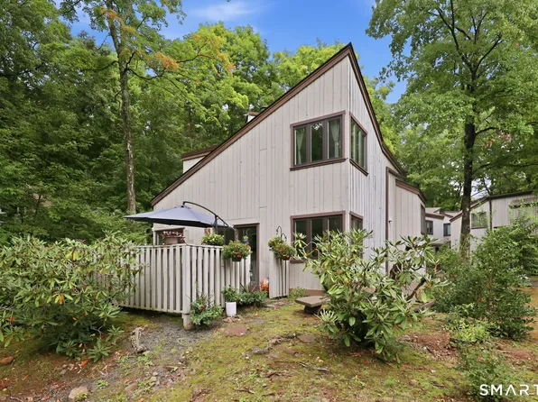 8 Staunton Court #A, Farmington, CT 06032