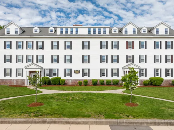 37 Dutcher St APT 7, Hopedale, MA 01747