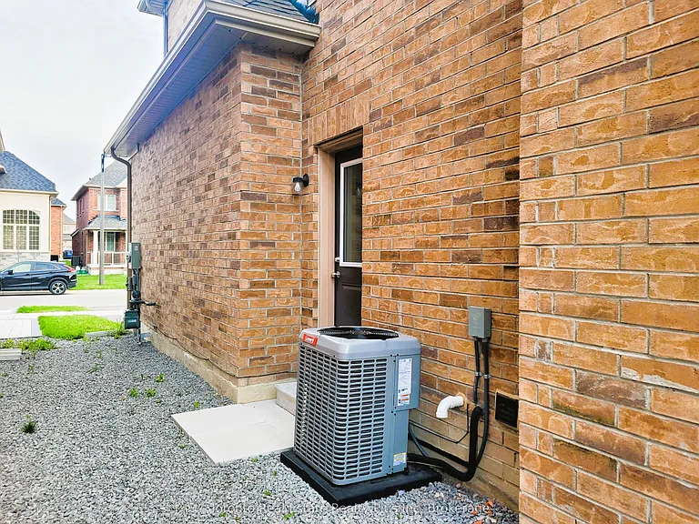 4 Bruce Welch Ave — Photo 27