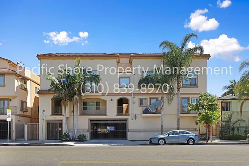 Motor Apartments Photo 1