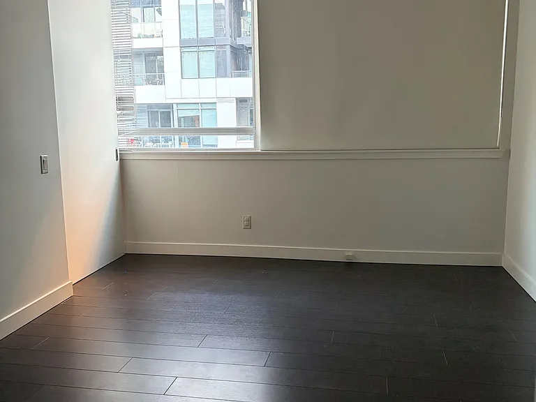 38 Niagara St #304 — Photo 15