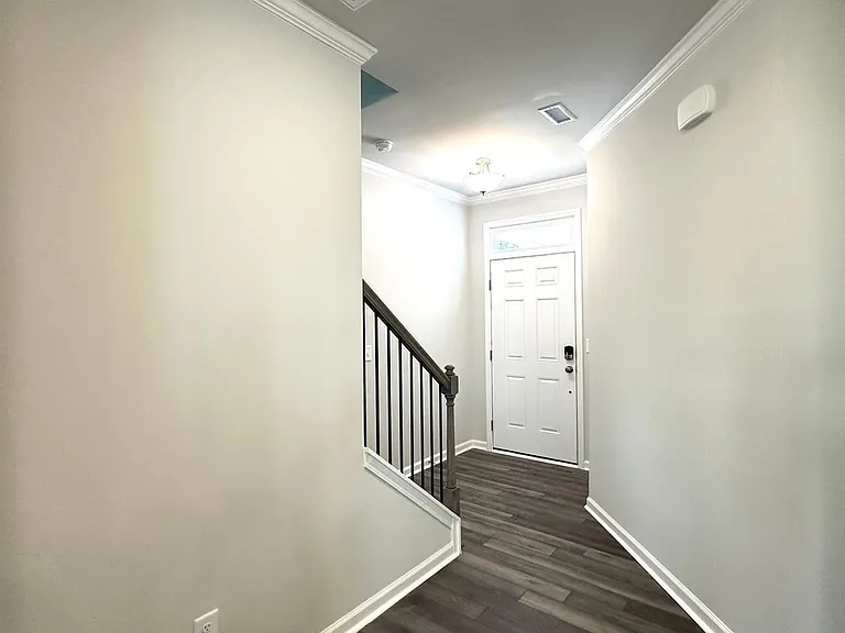 2233 Cape May Ln — Photo 5