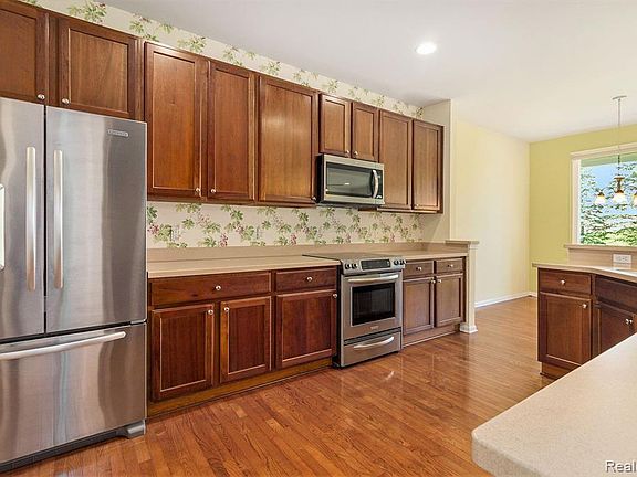 2nd image of 6259 Merion Ln