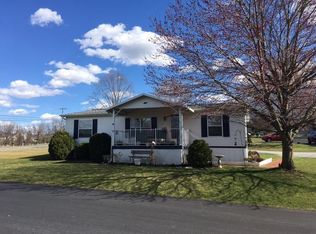95 Tucker Dr, Ronks, PA 17572