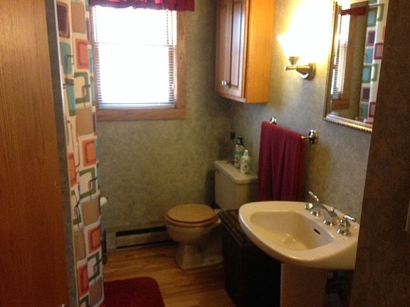 Upper level bathroom