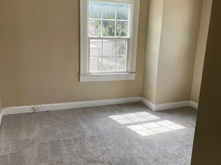 57 S Bolton Ave — Photo 10
