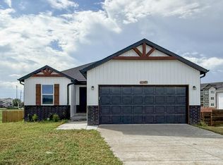 1343 N Maxine Ave, Nixa, MO 65714