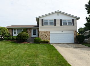 315 Partridge Ct, Algonquin, IL 60102