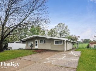 2490 Flamingo Dr, Florissant, MO