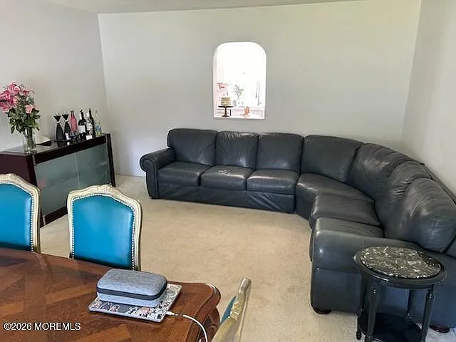 4 bed, $2,200 — Photo 2