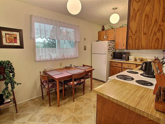 5th image of 14626 52nd St NW
