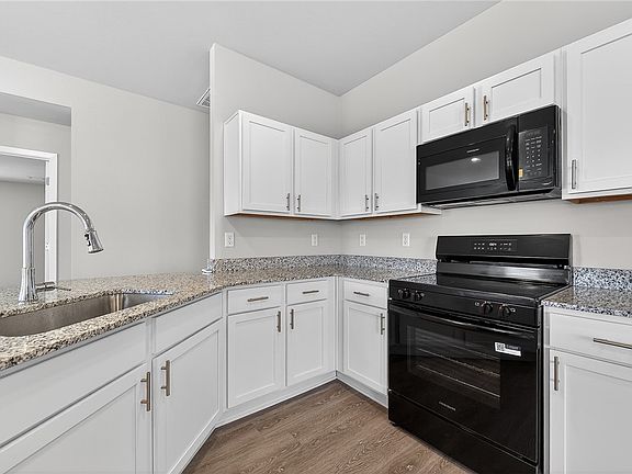 5th image of 2708 Bass St
