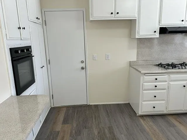 26081 Lawton Ct — Photo 5