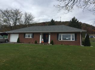 40 W Anthony St, Loganton, PA 17747