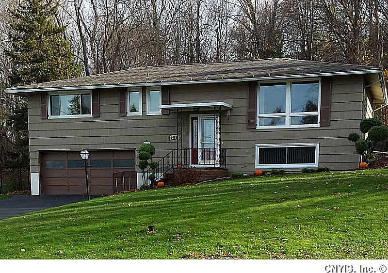 1st image of 303 Oakridge Dr