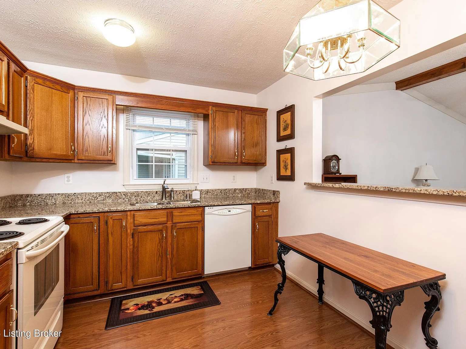 2 bed, 2.0 bath, 1202 sqft, $1,800 — Photo 4