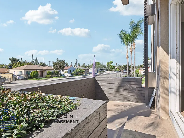 1105 N. Flower St. — Photo 16