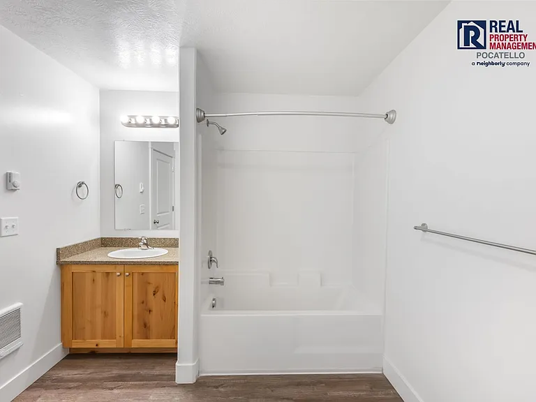 251 W Linden Ave #10 — Photo 10