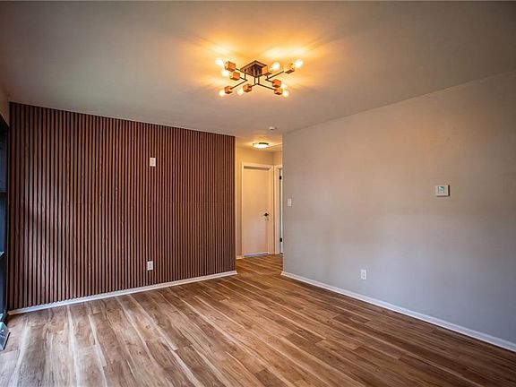 4th image of 6122 Longwood Ave