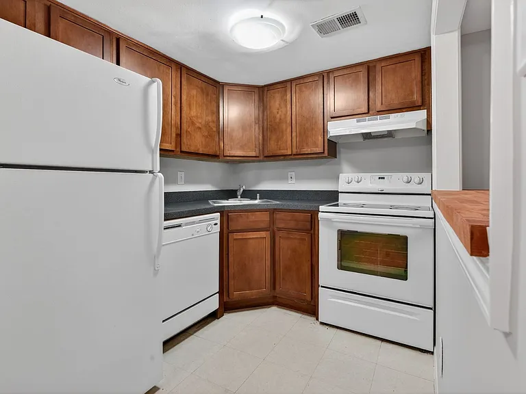 429 Kenyon St NW #T2 — Photo 7