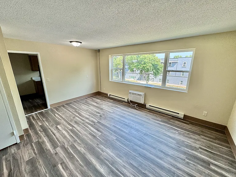 10 9th Ave NE #10 — Photo 6