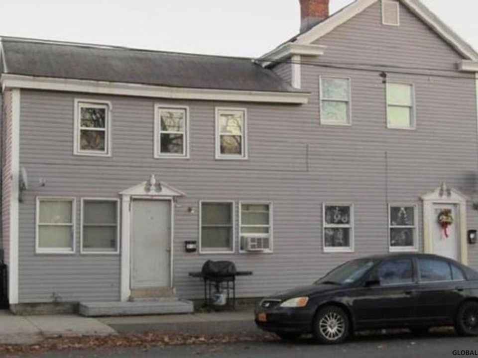 2nd image of 330 1st Ave