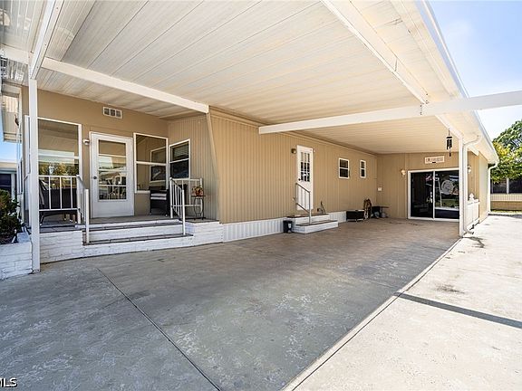 3rd image of 356 Nicklaus Blvd
