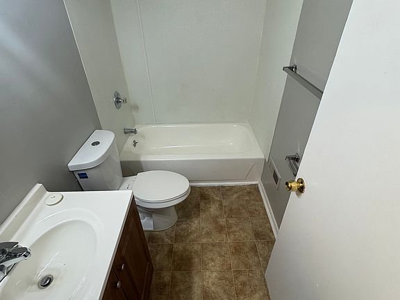 5th image of 4 E 28th St APT 3
