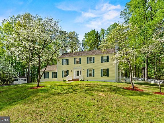 2nd image of 9201 Potomac Woods Ln