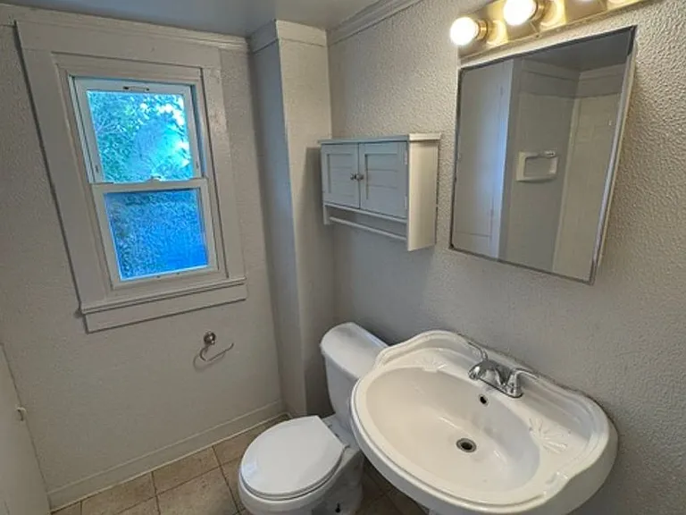 1018 Archer Ave — Photo 5