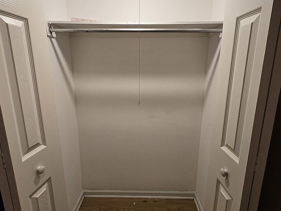 2nd image of 314 Silverwood Ct APT B1