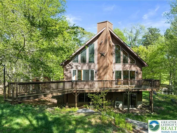 2107 Lenape Ter, Canadensis, PA 18325