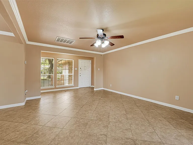 7323 Log View Dr — Photo 20