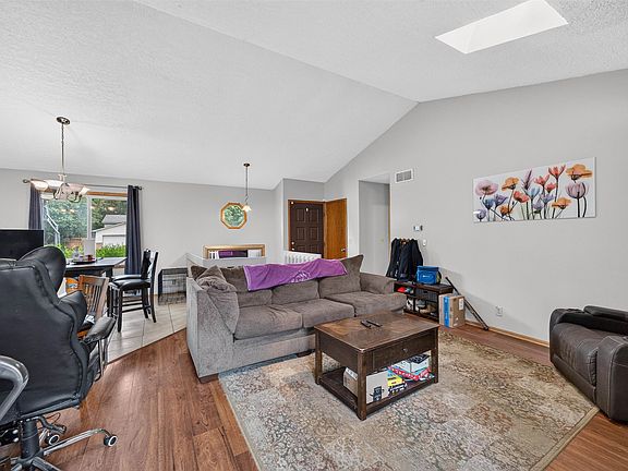 5th image of 2153 S Lark Ct