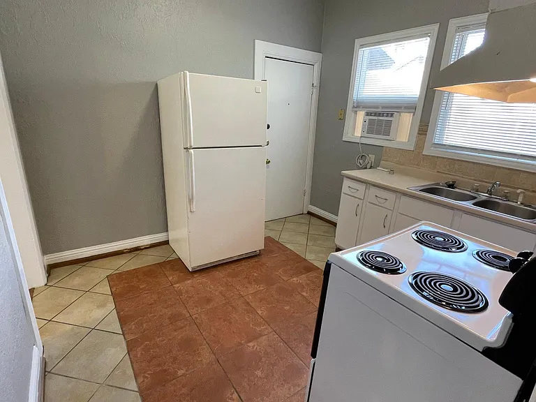 2450 Broadway St #2 — Photo 12