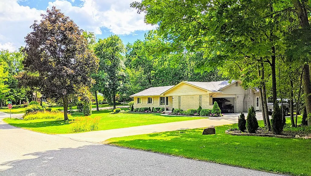 21615 Connemara Dr photo 1