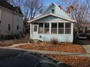 371 Osceola Ave S, Saint Paul, MN 55102