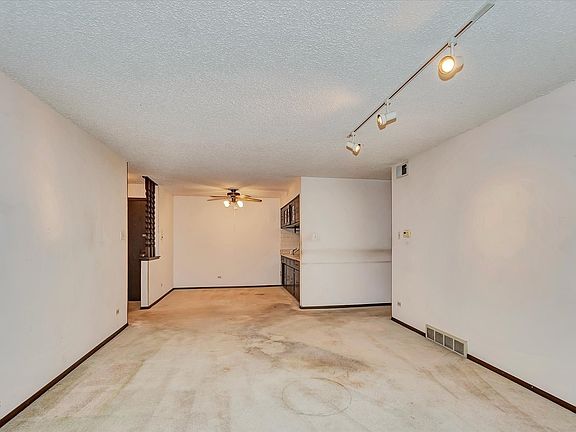 3rd image of 13651 Lamon Ave APT B09