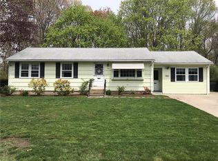135 Woodcrest Rd, Warwick, RI 02889