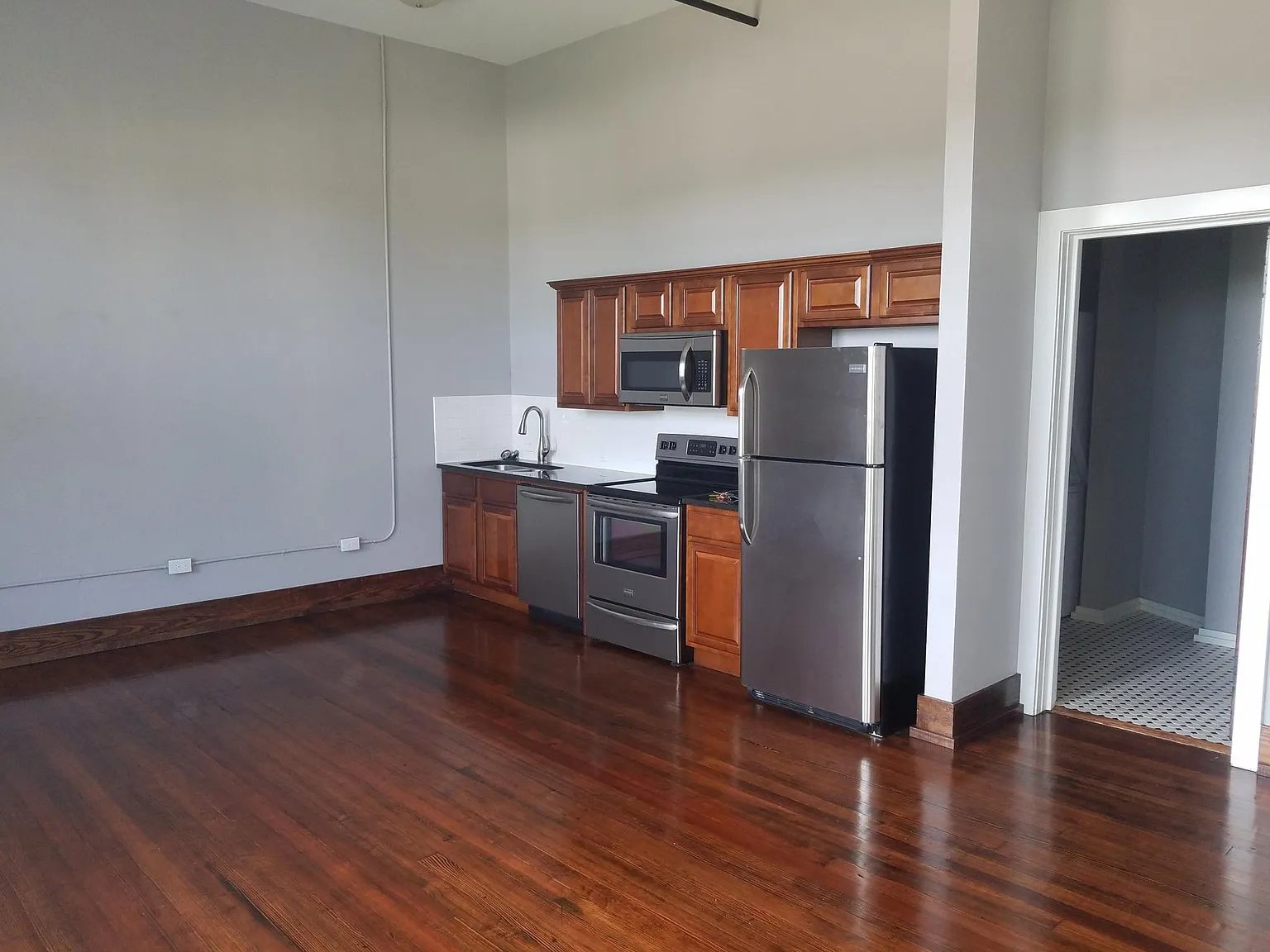 Studio, 505 sqft, $1,100 — Photo 2