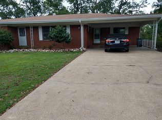 1004 Twin Points Rd, Hot Springs, AR 71913