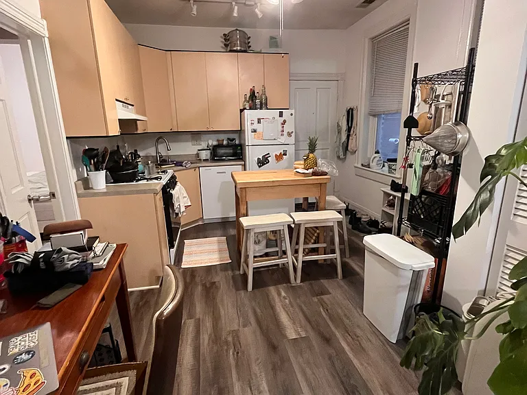1453 W Thomas St #1R — Photo 5