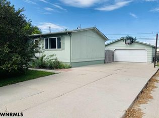 635 Mark Dr, Gering, NE 69341