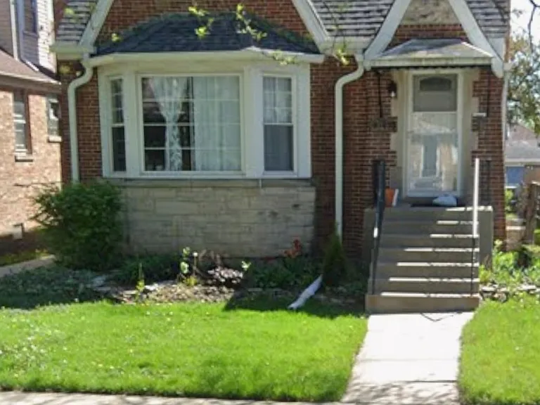 2143 N Nagle Ave #2 — Photo 1