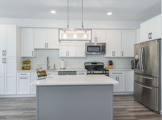 312 Rotando Way, Morris Plains, NJ 07950