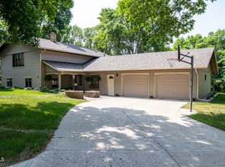 2104 3rd St NE, Jamestown, ND 58401